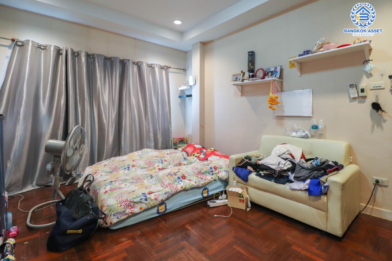 *****บ้านเดี่ยวมือสองนนทบุรี ม.ศิลปการพาร์ค1 บ้านกล้วย-ไทรน้อย พร้อมอยู่ เนื้อที่ 59.5 ตร.ว. 3 ห้องนอน 2 ห้องน้ำ 2 ที่จอดรถ เดินทางสะดวก สามารถเข้าออกได้หลายเส้นทาง อาทิเช่น ถนนกาญจนาภิเษก, ถนนรัตนาธิเบศร์ ใกล้รถไฟฟ้าสายสีม่วง "สถานีคลองบางไผ่"